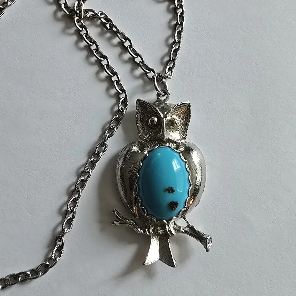 Vintage owl necklace silver tone turquoise blue color cabochon bird long